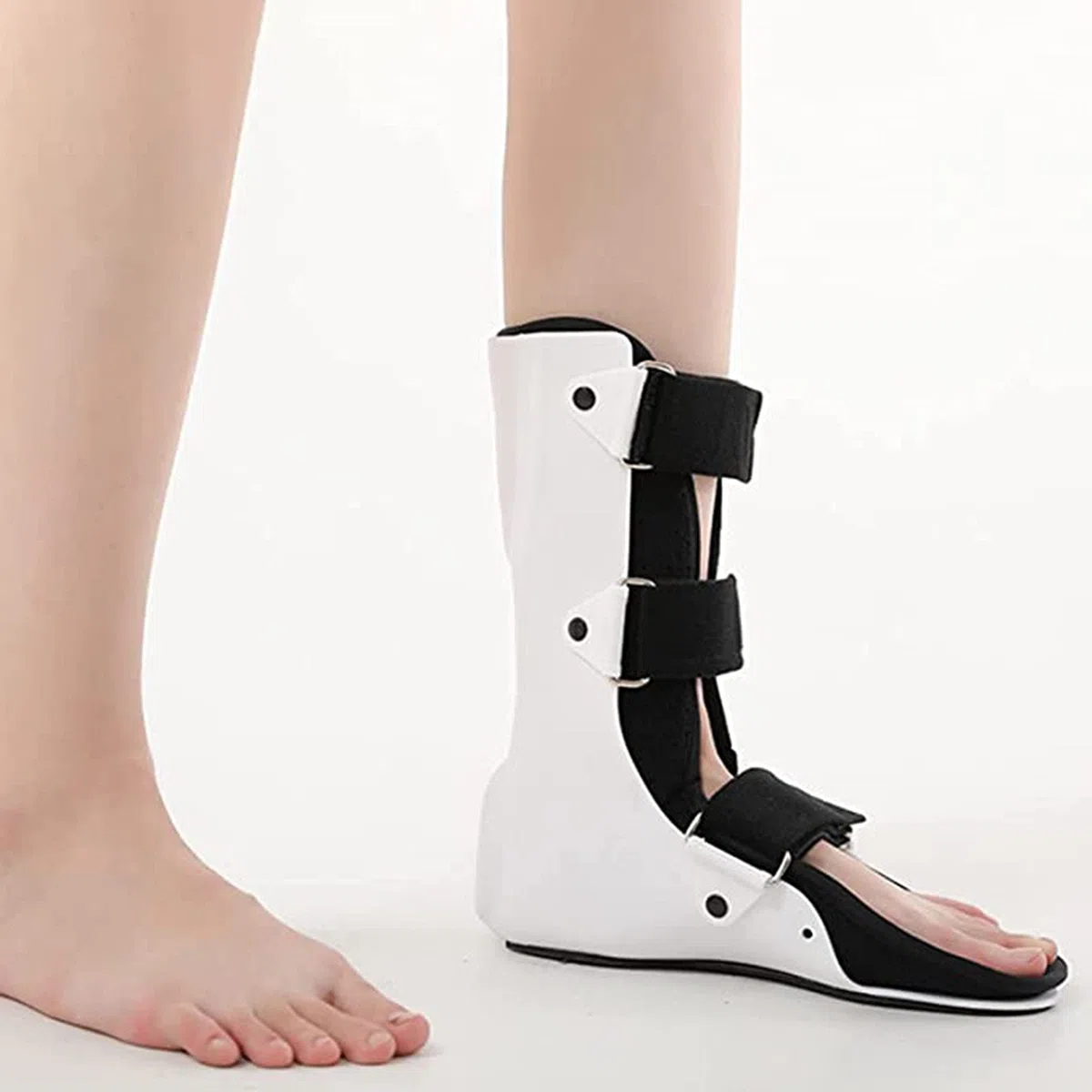 Orthèse de pied réglable avec semelle antidérapante, cheville fixe, pâte magique, doublure respirante et amovible pour entorses et fractures de cheville, Left-Large