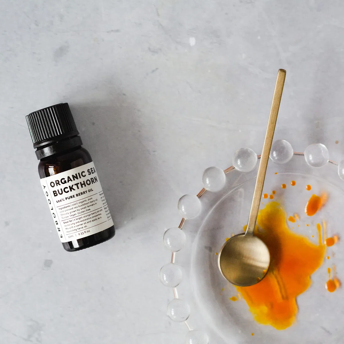 Huile d'argousier 100 % bio 10 ml – Pressée à froid 50:1 – Qualité supérieure – Riche en oméga7 et bêtacarotène – Droit de la ferme – Sans OGM – Sans additifs ni conservateurs – Bouteille en verre